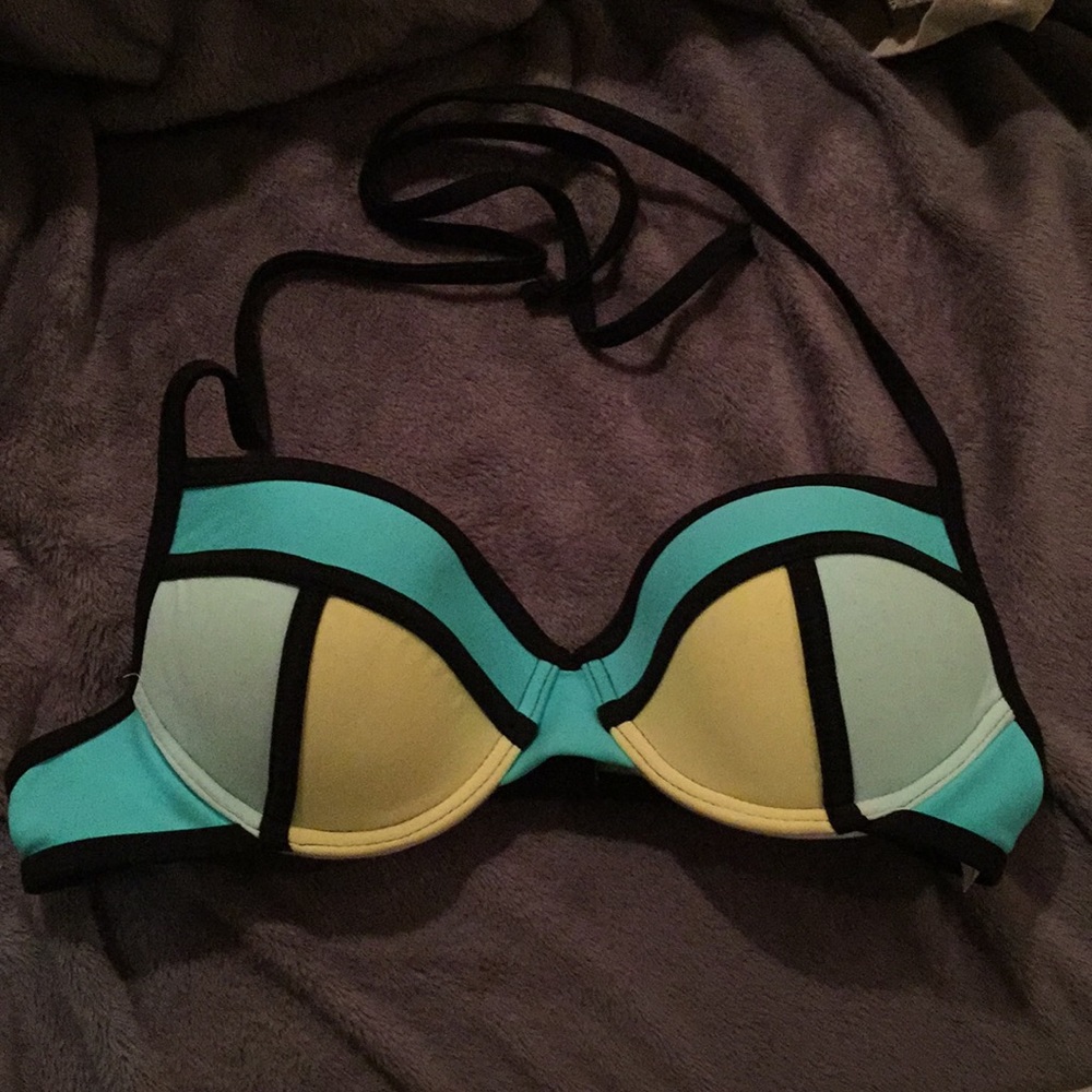 Bikini top